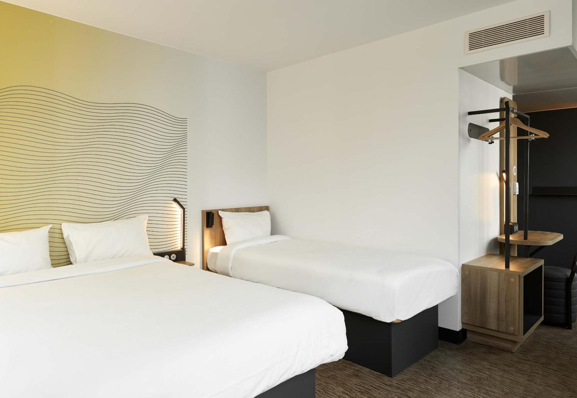 B&B Hotel Massy Gare Tgv Exterior foto